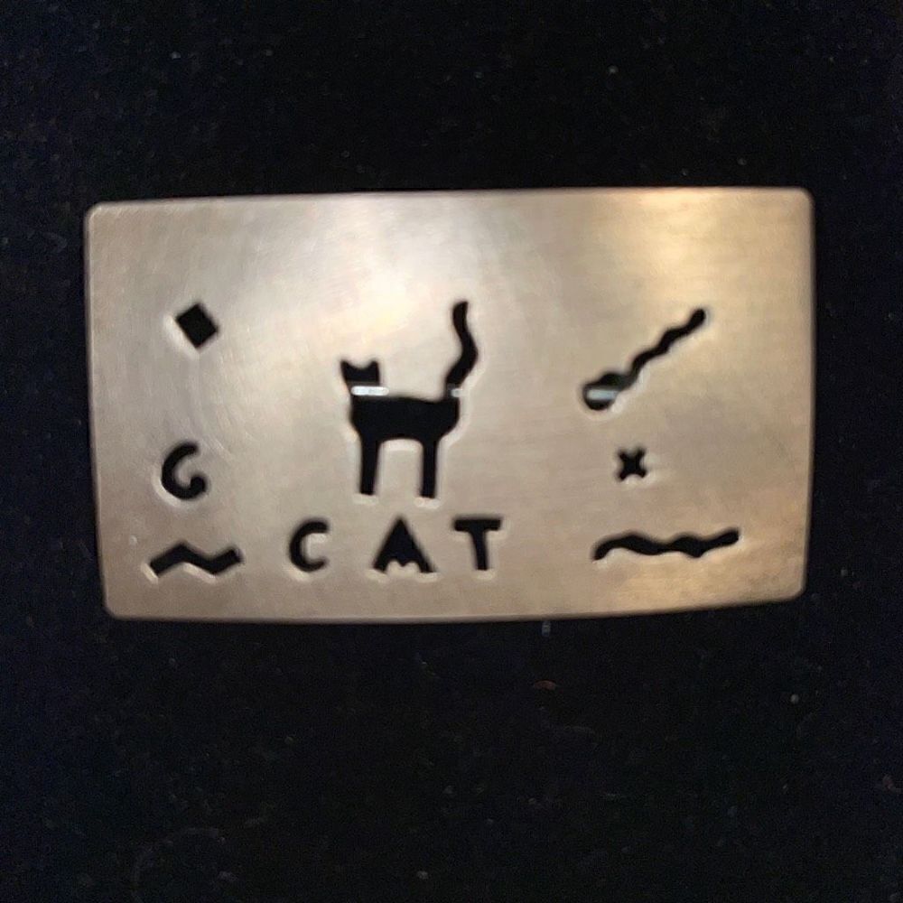 Handcrafted CAT pin brooch with metal smith’s maker’s mark - Picture 2 of 5